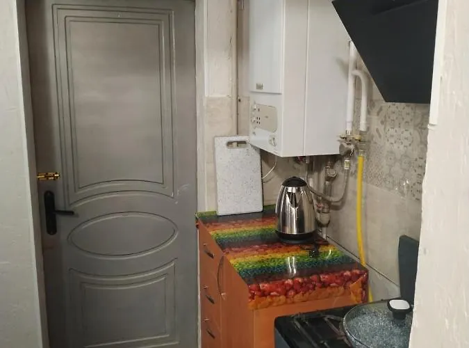 домик возле моря с уютным двориком в районе совиньона Apartment