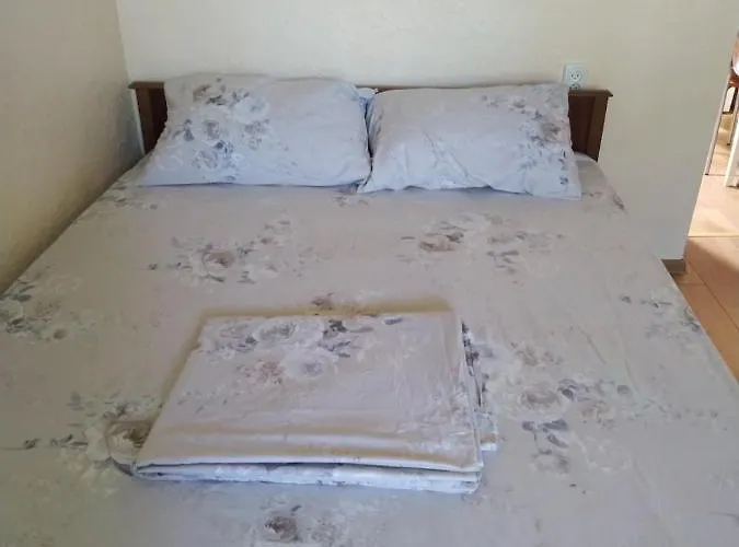 Apartment домик возле моря с уютным двориком в районе совиньона