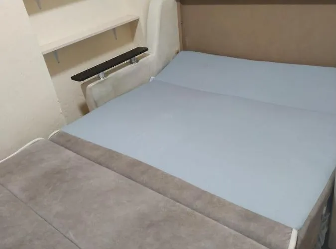 Appartamento домик возле моря с уютным двориком в районе совиньона